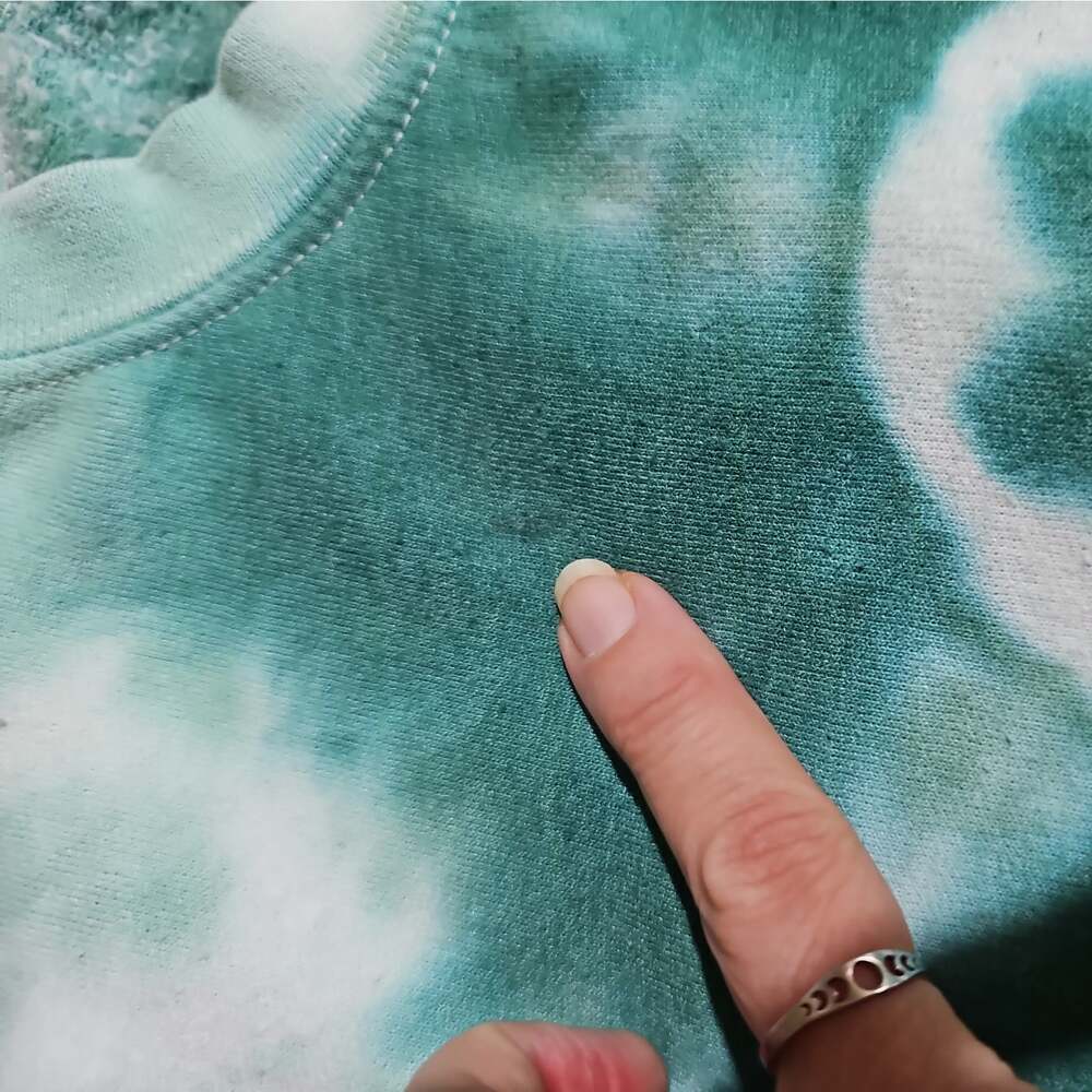 Urban Outfitters Tie-Dye Heart Fleece Sweatshirt Women’s Pullover One Size - Picture 6 of 6